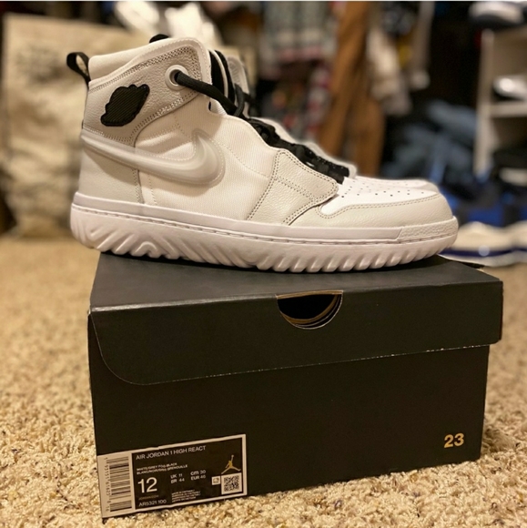 Jordan 1 React - Picture 2 of 3